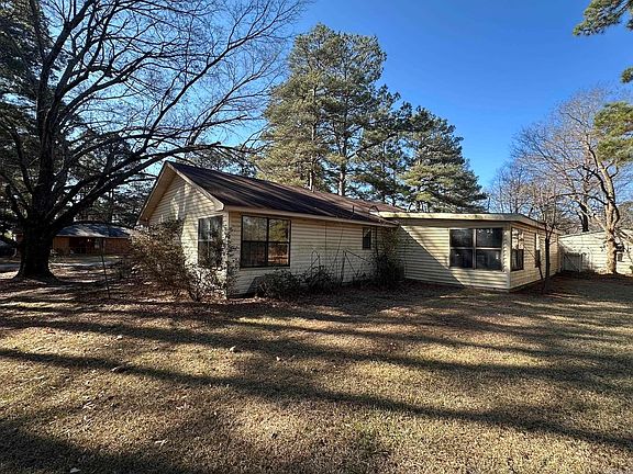 4th image of 1211 E 47th Ave