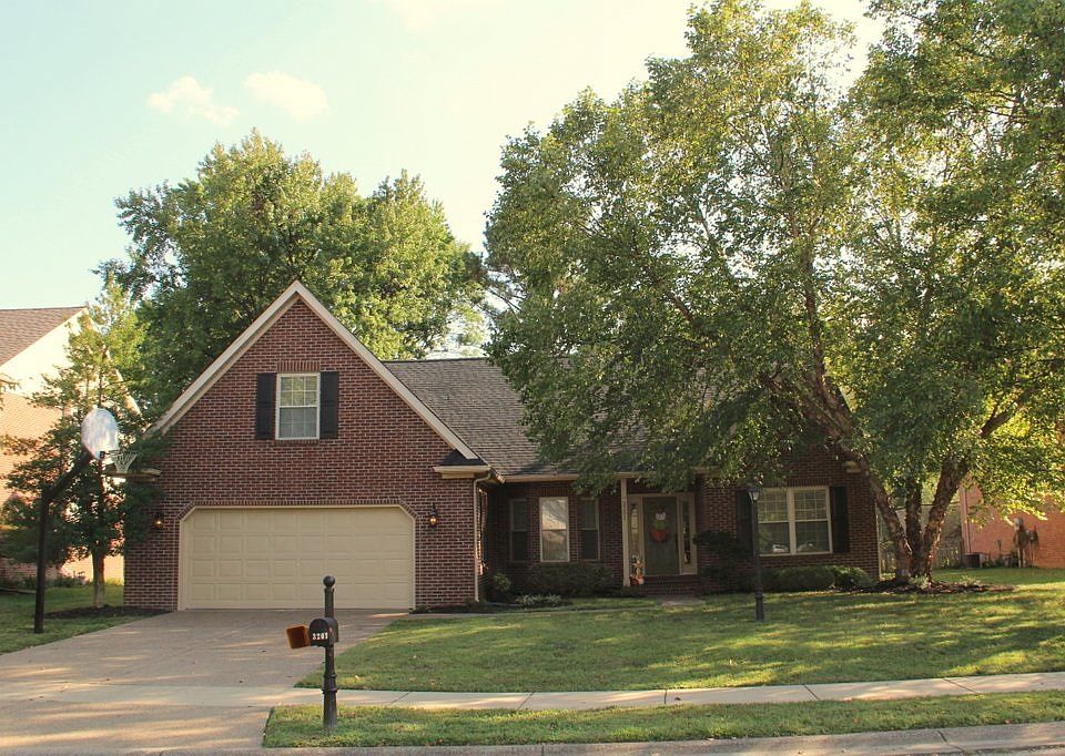 1st image of 3201 Roselawn Dr