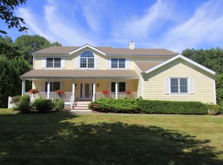 2405 Rela Ln, Yorktown Heights, NY 10598