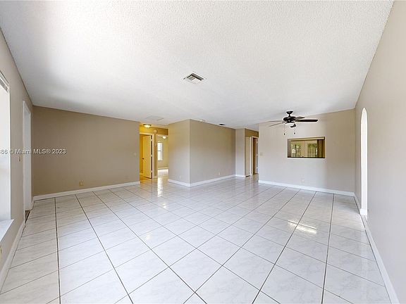 2nd image of 7272 Willow Springs Cir N