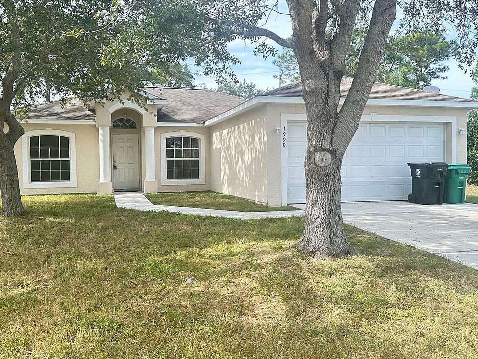 1st image of 1990 SE Floresta Drive