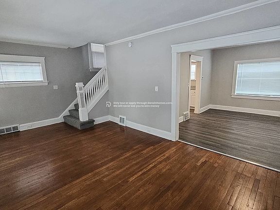 3rd image of 1550 E 195th St