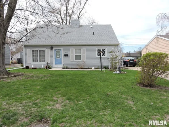 305 Manor St, Pekin, IL 61554