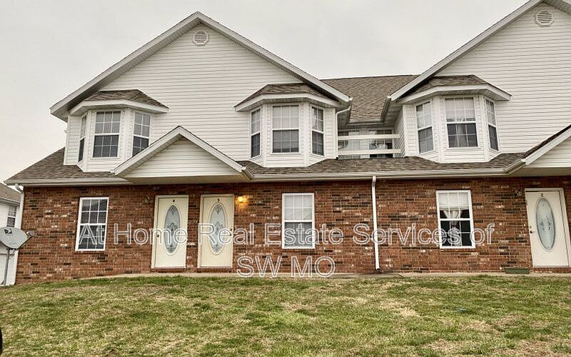 1st image of 1503 W Frosty Dr APT 3