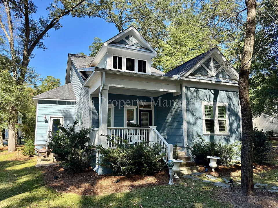 1148 Cottage Park Aly