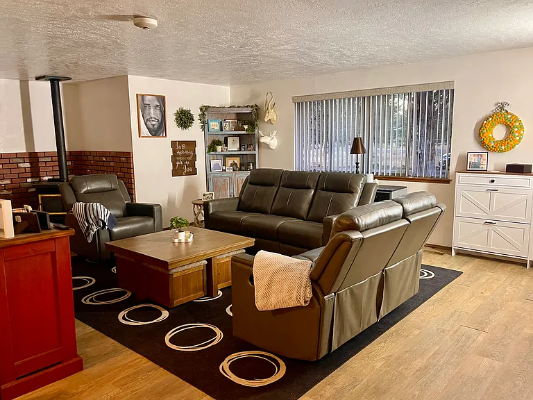 5230 NW Coyner Ave — Photo 4