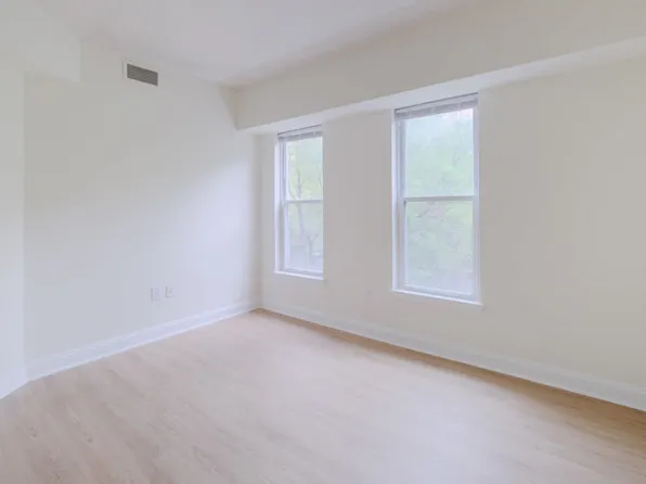 131 Dudley Street image 17 of 40