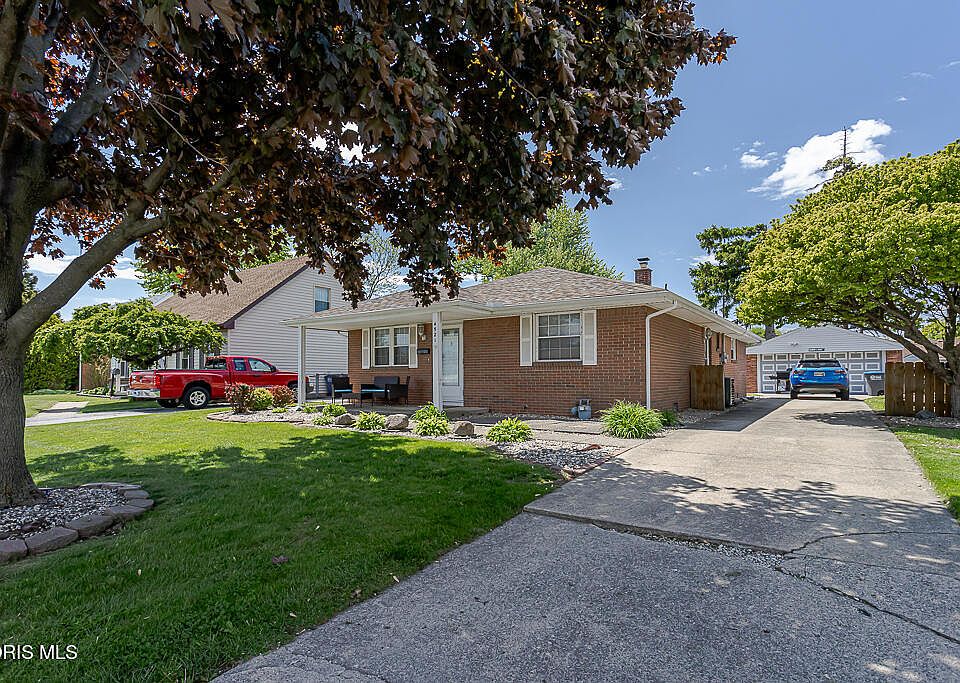 1st image of 4521 282nd St