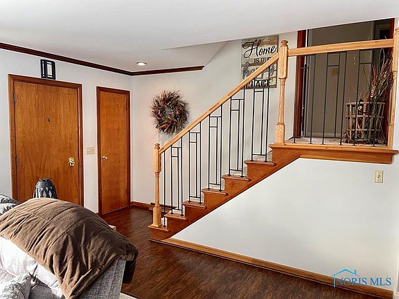 3rd image of 43 Westview Ct