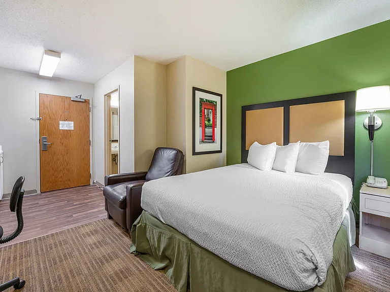 Studio Suite - 1 Queen Bed