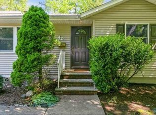 40 Grove St, Closter, NJ 07624