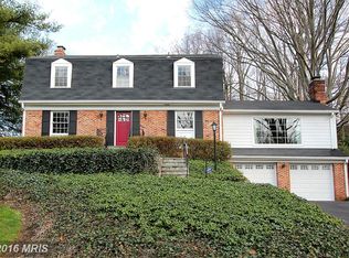 7205 Loch Lomond Dr, Bethesda, MD 20817