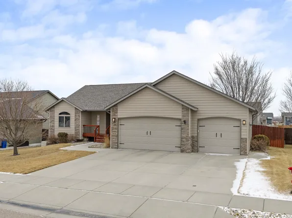 4436 Fieldstone Dr, Rapid City, SD 57703