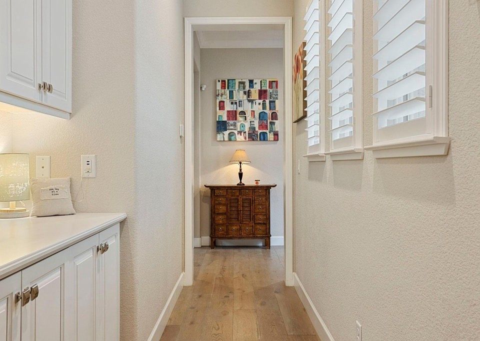 1st image of 3047 Belmont Dr