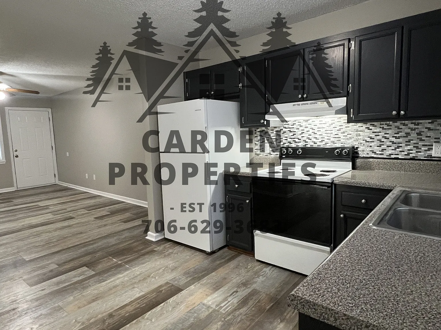 3 bed, 1250 sqft, $1,350 — Photo 2