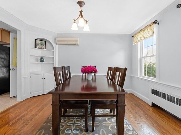 5th image of 15 Franklin Ave