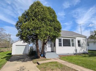 1485 S Burchard Ave, Freeport, IL 61032