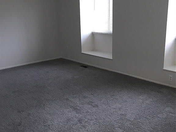 5th image of 15815 Dupage Blvd #3