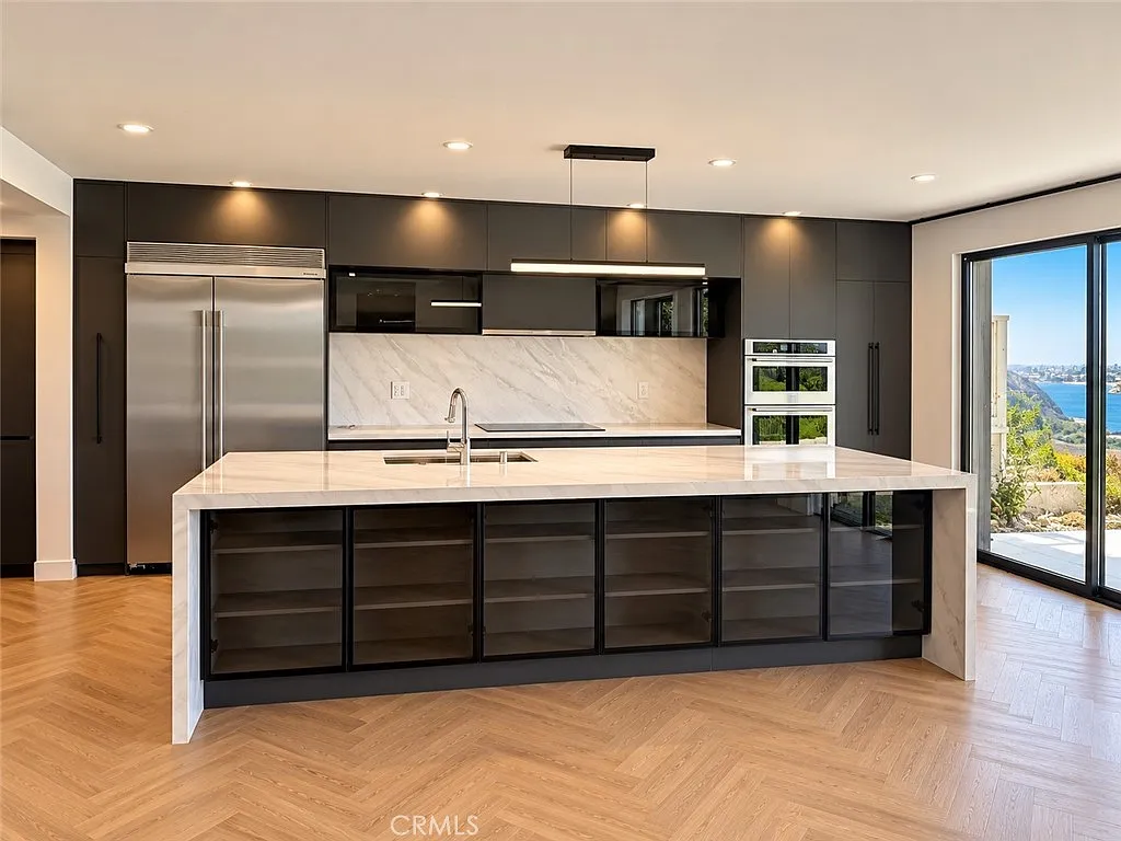 3 bed, 2.5 bath, 1965 sqft, $10,200 — Photo 4