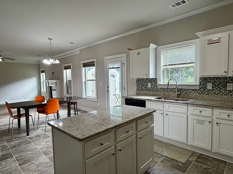 235 Sanctuary Dr — Photo 7