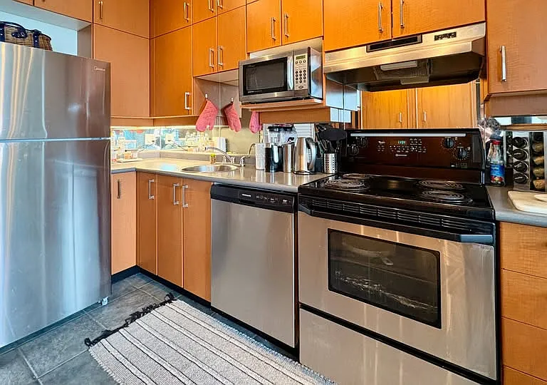 409 Swift St #423 — Photo 2