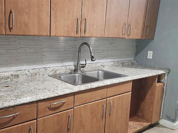 5th image of 9602 Stockwell Dr