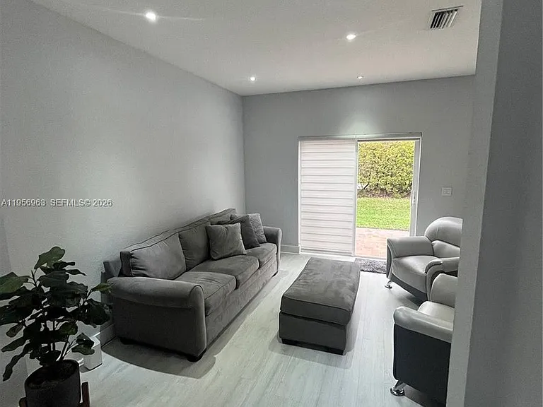 4746 Lago Vista Dr — Photo 20