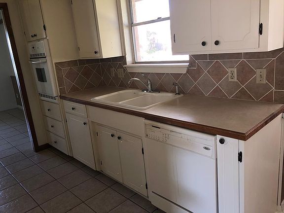 4th image of 1528 Annette St