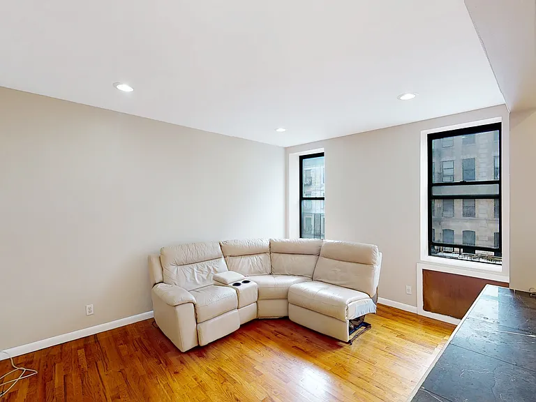 180 Claremont Ave #21 — Photo 8