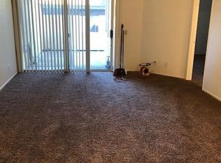 19113 Palo Verde Dr, Apple Valley, CA 92308