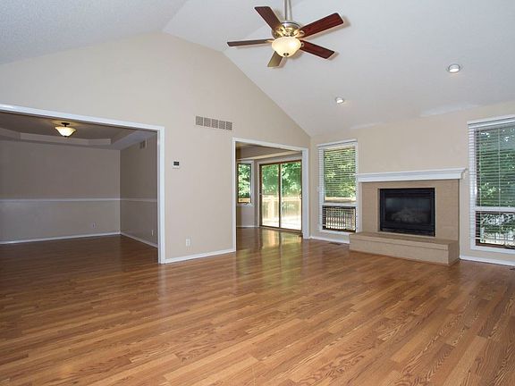 4th image of 354 Greenvalley Dr