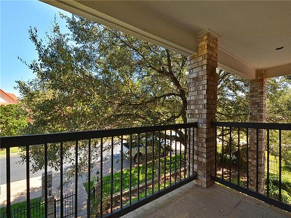 3rd image of 129 The Hills Dr