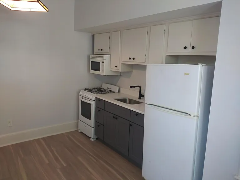 635 G St SE #2 — Photo 7