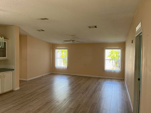 2nd image of 37 Winthrop Ln