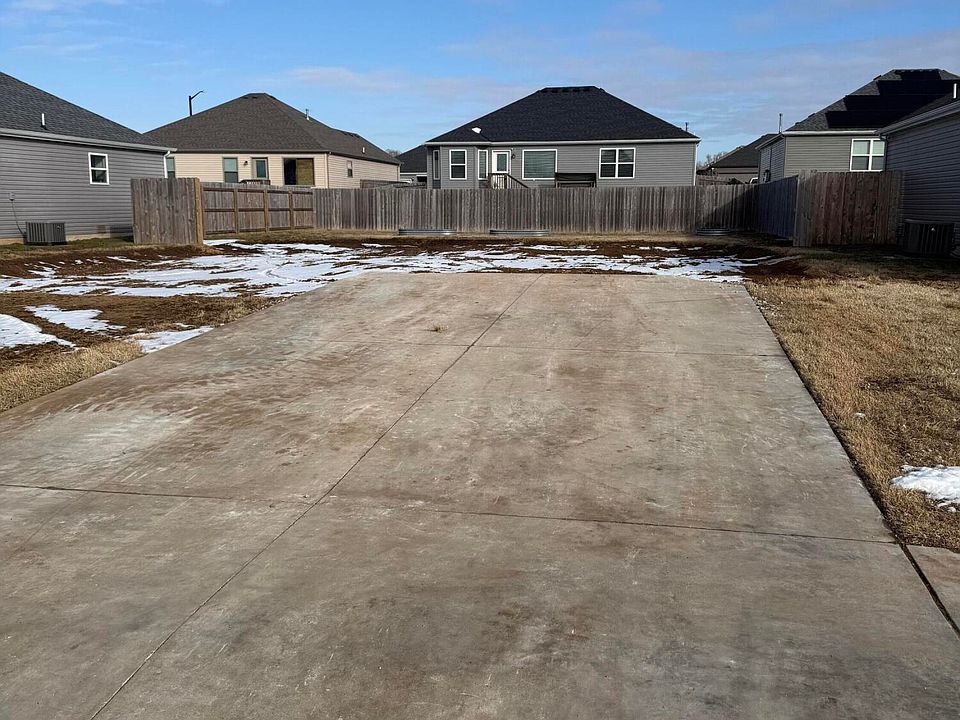 2nd image of 437 W Picardy Street