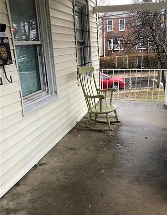 5th image of 303 Irving Ave