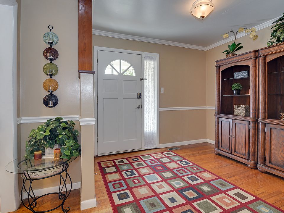 1st image of 225 Miramar Dr