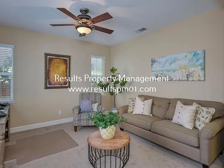 2425 Foxcroft Cir — Photo 13