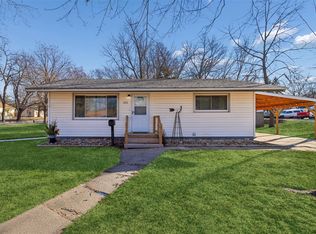 102 S F St, Indianola, IA 50125