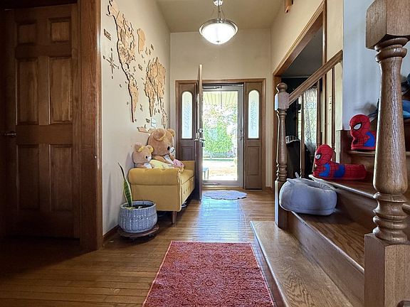 5th image of 50 Mary Senica Ct