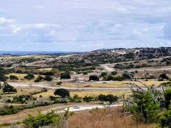 215 Flickering Sky Cir, Blanco, TX 78606