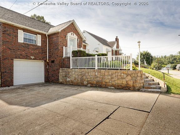3rd image of 224 Dutch Rd