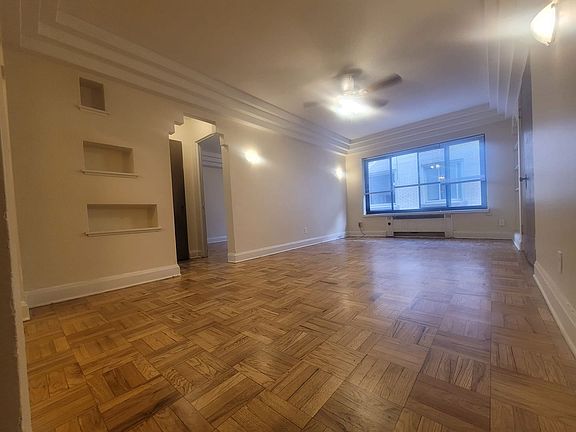 3rd image of 2121 E Capitol Dr APT 405