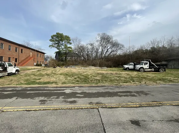 2704 Berrywood Dr, Nashville, TN 37204