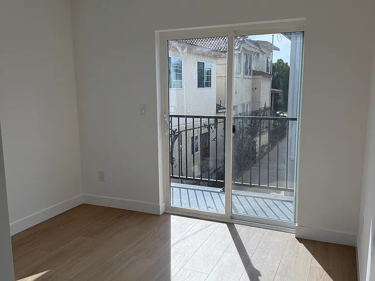 2024 7th Ave #2028-3/4 — Photo 15