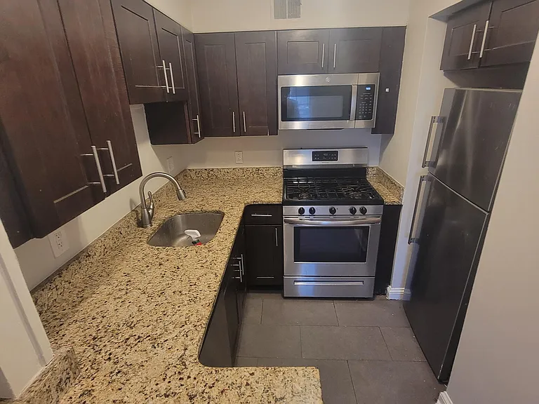 157 Wayne St #157 — Photo 1