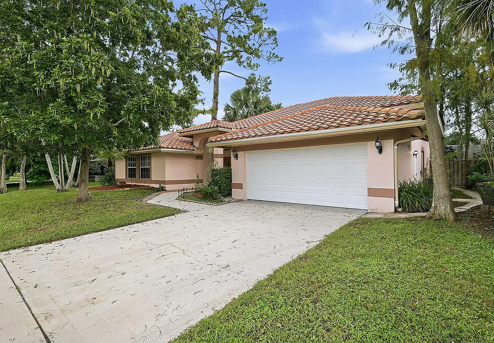878 Sage Ave
