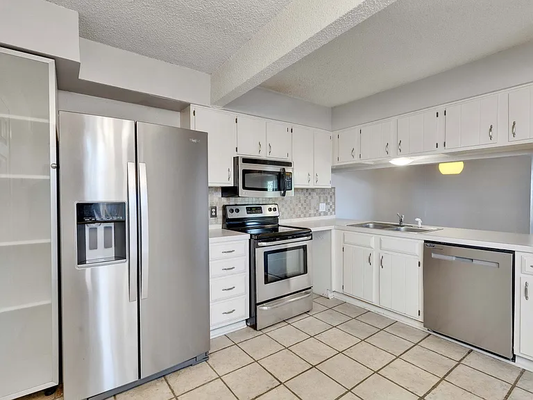 1714 Timber Ridge Dr — Photo 3