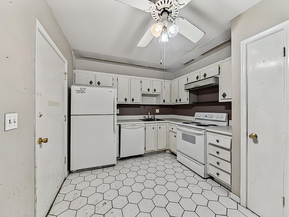 1st image of 4770 NW 21st Street #412