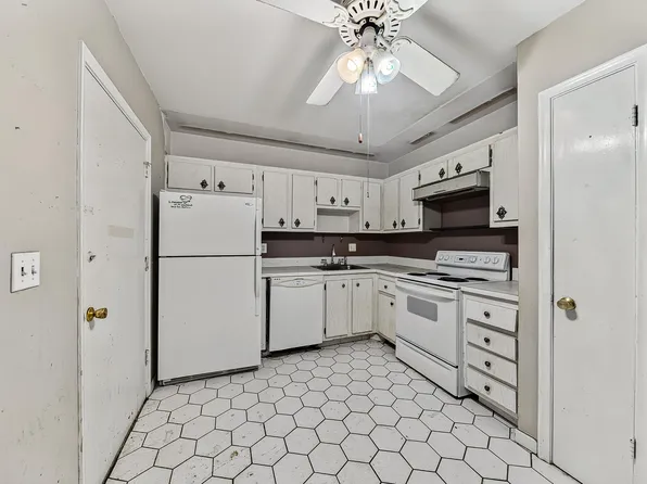 4770 NW 21st Street #412, Lauderhill, FL 33313